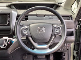 ステアリングスイッチでオーディオ各種操作が可能で、運転に集中できます。安心・安全・快適なドライブをお楽しみいただけます。