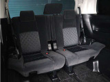 サードシートも広々とした空間をご用意しております!シートアレンジにて、快適スペースを作ることも可能となっております!アレンジパターンも豊富で、様々なシーンにご利用いただけます!
