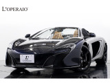 650psを発揮する3.8L V8ツインターボをミッドシップに搭載し、卓越したパフォーマンスと美しいスタイリングを兼ね備えた有償カラーのサファイアブラックの650Sスパイダーです。