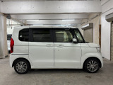 『両側電動スライドドア』 スーパーなどでの狭い駐車場でも乗り降りが楽々♪お子様が隣の車にドアを当ててしまう心配もございません!小さなお子様連れの方もこれで安心