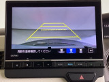 便利な3ビュー切り替え、ガイド線表示付きのバックカメラです。後退時、後方の視界をサポートします