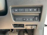 両側オートスライドドアの開閉は、運転席からも操作が可能。ETC2.0も付いてます。
