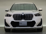 【キドニーグリル】BMWの代名詞。一目見ただけでBMWであると認識できる確固たるアイコンとして存在感を放ちます。