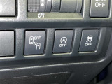 アイドリングストップ機能がついているので、停車時にエンジンを止めて燃料消費を抑えます。環境にもお財布に優しいですね♪