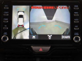 パノラミックビューモニター付きです。車両を上から見たような映像をディスプレイオーディオ画面に表示。運転席からの目視だけでは見にくい、車両周辺の状況をリアルタイムでしっかり確認できます。