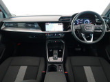 運転に必要な情報をメーター内に集約し、ドライバーの安全で快適な運転に寄与するアウディバーチャルコックピット。