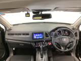 【前方視界】開放的な前方視界!運転がしやすく疲れにくいです♪窓が大きく、見通しがとっても良いおクルマですよ♪