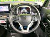 インテリアに合わせたデザインのステアリングは、運転される方のことも考え、運転しやすい形状、大きさです。是非一度、実際に触ってお確かめください。