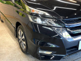 【LEDヘッドライト】悪天候や夜間走行時も良好な視界を確保し安心して運転できる高輝度LEDヘッドライトを装備!点灯速度が早く、消費電力も抑えられています。