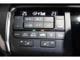 運転席と助手席の温度設定の変更が可能な左右独立タイプのデュアルエアコンです♪♪♪暑がりな人・寒がりな人も誰もが車内を快適にお過ごしいただけます♪♪♪