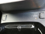 運転席と助手席には寒い時にうれしいシートヒーターが装備されてます。