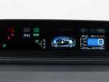 展示車は全てトヨタの車を知り尽くしたエキスパートが基本性能に関わる機能や状態を徹底的にチェックしています。消耗部品の事前交換など法定12ヶ月点検相当の点検・整備を必ず実施しています。