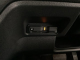 【ETC車載器】高速道路の料金所を、止まらずスムーズに通過。小銭を用意する手間も、窓を開けるわずらわしさもありません。遠出をグッと身近にしてくれる快適ドライブの必須アイテムです。