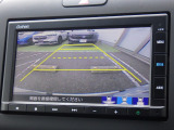 ◆◆バックカメラの画像です。ガイドラインがスムースな車庫入れをサポートいたします!車庫入れの安心感がアップしますね☆
