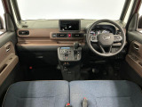 【インパネ】運転のしやすさを最優先に設計された見晴らしの良いフロントビュー。車両間隔が掴みやすく狭い道でも安心♪「安全」と「品質」を最優先に、安心してお乗りいただけるクルマを提供いたします。