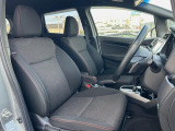 運転席まわりには十分なスペースがあり、大柄な方でもゆったり運転していただける環境です。