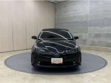 お車購入のポイントとなるフロントマスクです!シャープな目つきが印象的なデザインのヘッドランプです。