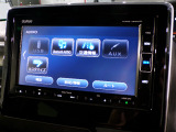 CD、DVD、Bluetooth、AM、FM、スマートフォン接続ができます。