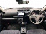 シンプルながら機能性あふれる運転席廻りです。視界性もよく、運転しやすいですよ。