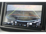 バックカメラが装備されており、後方の安全確認はもちろんのこと狭い場所での駐車や雨の日・夜間など視界の悪いコンディションでのストレスの軽減にもなります!