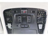 スライドドアの開閉は、ドアハンドルはもちろん運転席からのスイッチ操作でも可能です。お子様の送迎時の乗り降りも一段と楽になります。