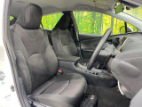 運転席シート廻りは使用感も少なく、良好な状態となっています。前オーナー様が丁寧に使っていたことがよくわかりますね。