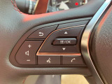 ステアリングスイッチ付きのハンドル!運転に支障をきたすことなくナビ操作が可能です!!