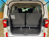 普段のお買い物や通勤、送迎等に十分な荷室スペースを確保しております。セカンドシートを倒すと、大きな荷物の積載も可能です♪