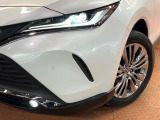 【LEDヘッドライト】悪天候や夜間走行時も良好な視界を確保し安心して運転できる高輝度LEDヘッドライトを装備!点灯速度が早く、消費電力も抑えられています。【LEDヘッドライト】悪天候や夜間走行時も良好