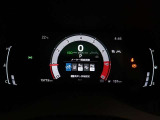 とっても見やすいメーターです。夜間時はラグジュアリーな気分にさせてくれる照明が魅力ですので、夜のドライブも楽しみになりますよ♪