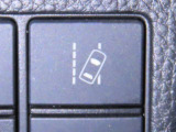 車線逸脱警報装置を装備しております。