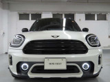 フロントフェイスはMINIアイコンとして永らく愛されるデザイン性の良さと、ブランドの魅力を感じる事ができます。