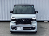 この度は、当店のお車をご覧いただきまして誠にありがとうございます。当店では全国販売・納車も行っております。県によって陸送費用は異なりますのでお気軽にお問い合わせください。