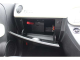 お客様の大切な車検証ブックはこちらに収納下さい