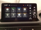 Google搭載HondaCONNECTディスプレーはGoogleマップによるリアルな交通情報、迂回ルートの自動表示などで目的地までの道のりをサポートします。