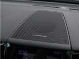 【harman/kardon】世界のオーディオファン垂涎のプレミアムサウンドシステムを搭載。原音に近い音場空間を忠実に再現。乗る人すべてに最良の音響体験を提供します。