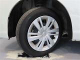 タイヤサイズは165/65R14です。