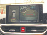 バックガイドモニターで、後方を確認しながら安心して駐車することができます。運転初心者も熟練者も必須の機能ですよ!