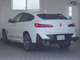 この度は弊社認定中古車をご覧いただき誠にありがとうございます。弊社はBMW 正規ディーラーですので遠方のお客様も安心してご購入下さい。ご不明な点がございましたらお気軽にお申し付けください。