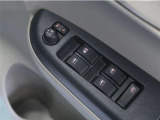 電動格納&ミラー角度調整機能付きです。