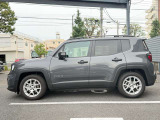 台形のホイールハウスもJeepの特徴。横から見てもJeepだとわかりますね!