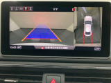 バックカメラと前後のバンパーセンサーで駐車時も安心です。
