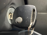 【キーレス】少し離れた場所からでもボタン一つでドアの開錠・施錠ができるのでとっても便利!ドアの鍵穴周りに傷をつけることもありません♪