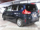 全長426cm、幅169cm、高さ171cmのお車になります。