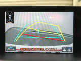【バックガイドモニター】ガイド線はハンドルと連動しているので、予想進路に合わせてガイド線が動きます!