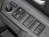 電動格納式ドアミラー・パワーウインドウを装備しています。