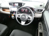 見通しのよいすっきりとした視界で、誰でも運転しやすいです。運転のしやすさは疲れにくさにも繋がりますよ♪