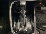 「e:HEV」は、モーター走行を中心にしながら電気エネルギーやエンジン動力を最も効率よく使い分けることができる賢いハイブリッドシステムです。サイドブレーキはスイッチ操作の電子制御パーキングブレーキです