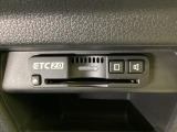 ハンドルの右下にETC2.0がついています。高速道路の料金所の通過も楽々です。カードの取り出しもしやすい場所についています。
