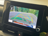 【バックカメラ】駐車時に後方がリアルタイム映像で確認できます。大型商業施設や立体駐車場での駐車時や、夜間のバック時に大活躍!運転スキルに関わらず、今や必須となった装備のひとつです!